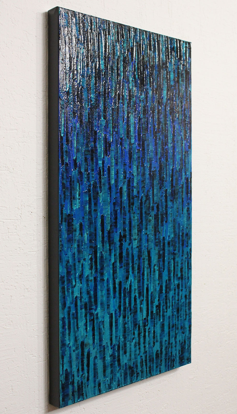 Miniatura: Peinture abstraite bleue sombre vue de gauche