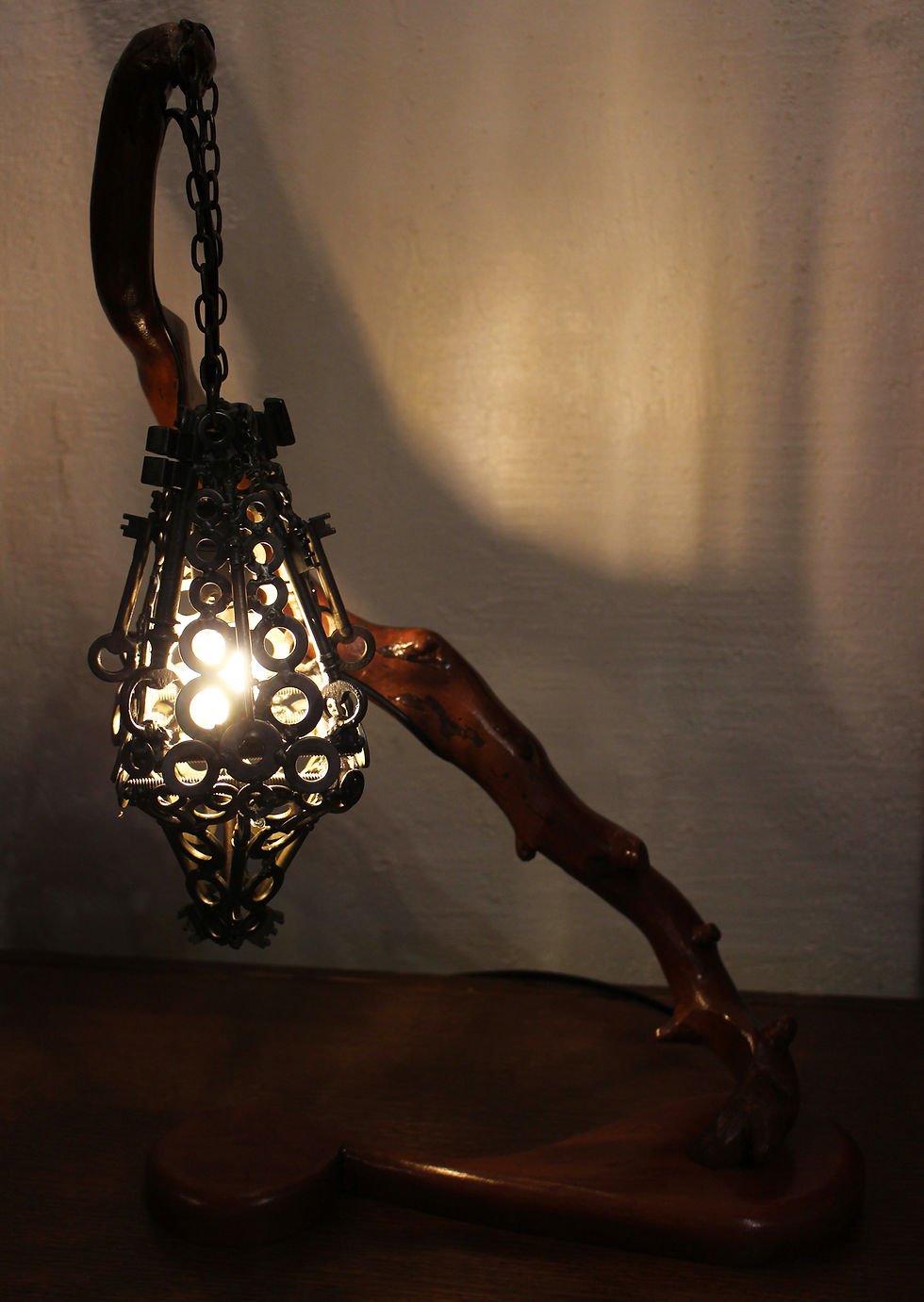 Miniatura: Sculpture lampe sur pied Lampe clef suspendue