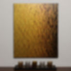 Miniature : Peinture sur toile couleur or, vue accrochée.