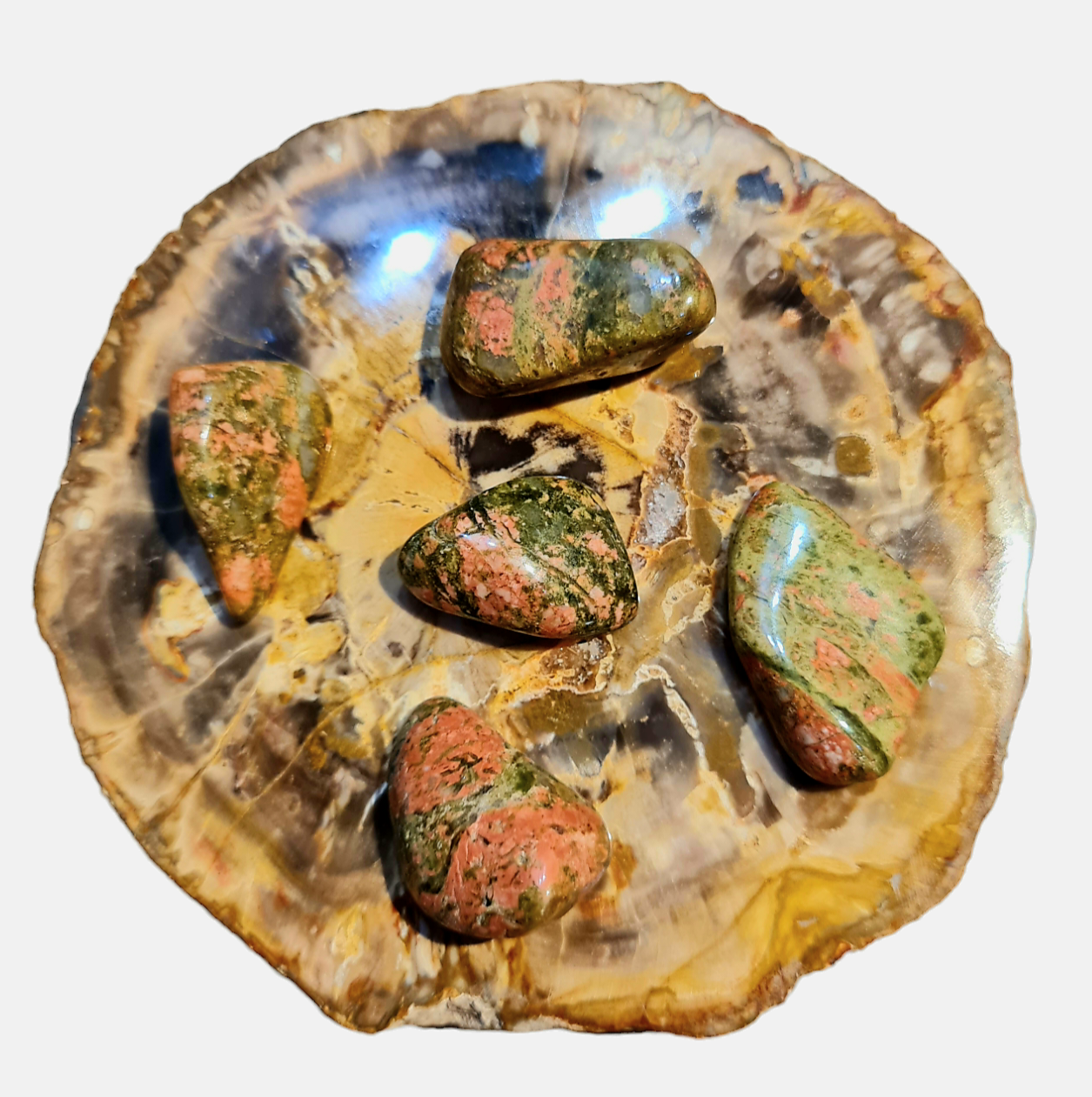 L'Unakite renforce l'appareil digestif ( foie, vésicule biliaire, intestins..) et urinaire ( Reins, Vessie)