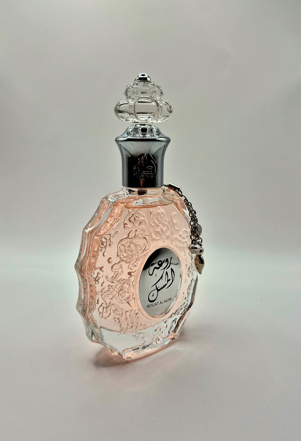 Miniature : Rouat Al Musk – Eau de Parfum  Parfum féminin à la douceur pure et enveloppante, Rouat Al Musk diffuse une énergie de pureté