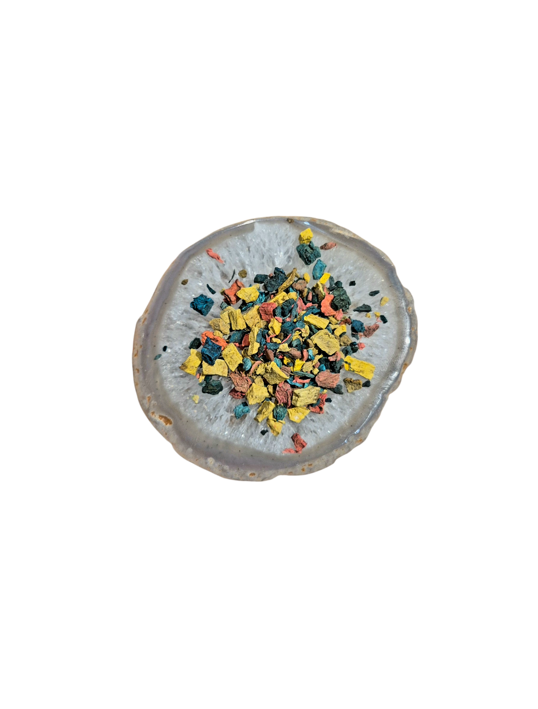 Encens traditionnel Serghina coloré (سرغينة), issu des pratiques marocaines. Utilisé en fumigation pour purifier l’atmosphère