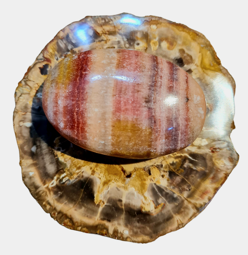 La Calcite pêche est une pierre qui apporte la joie de vivre, équilibrante émotionnelle, réconforte, stimulante