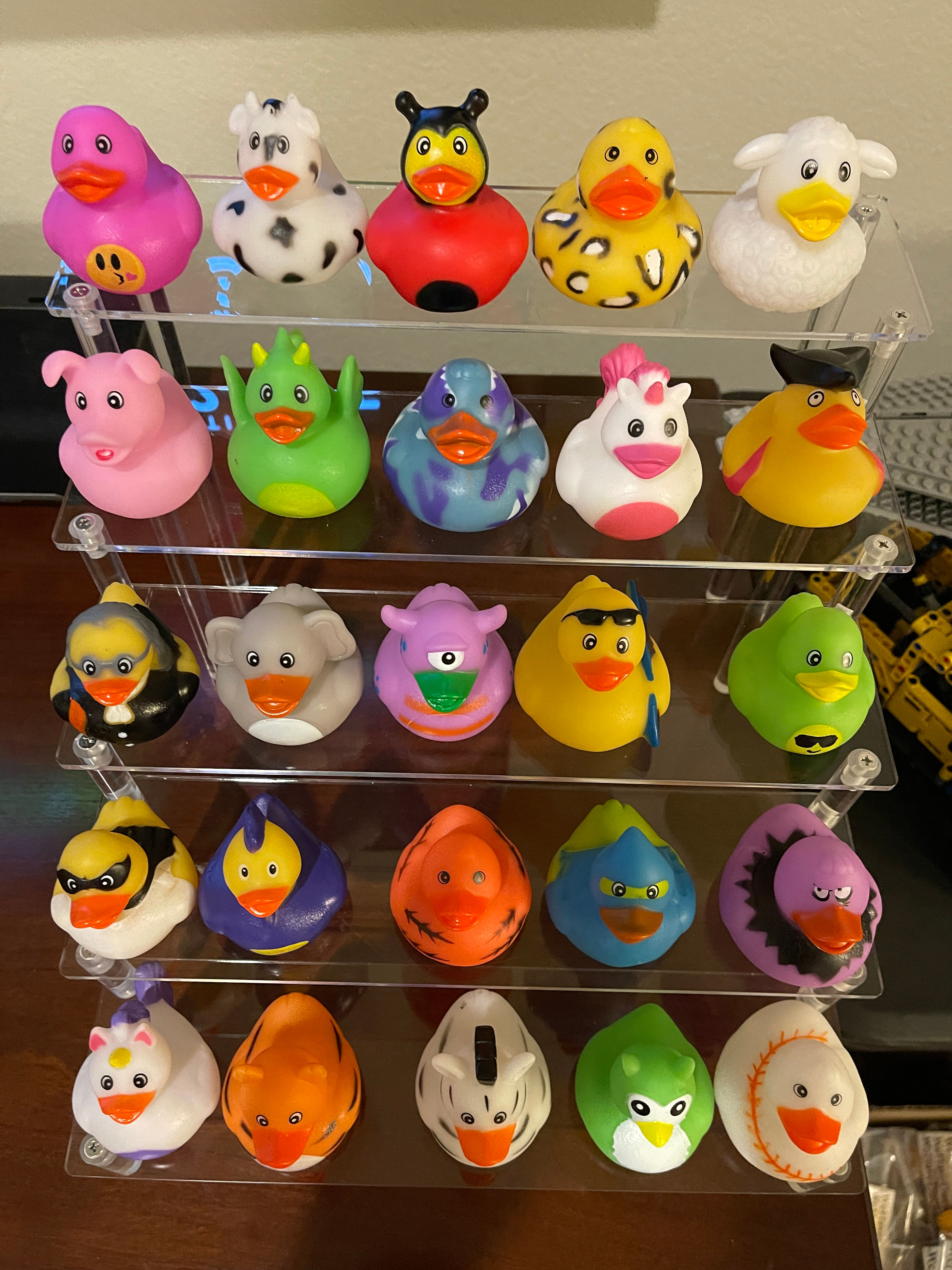 4 Assorted Character Ducks (G)