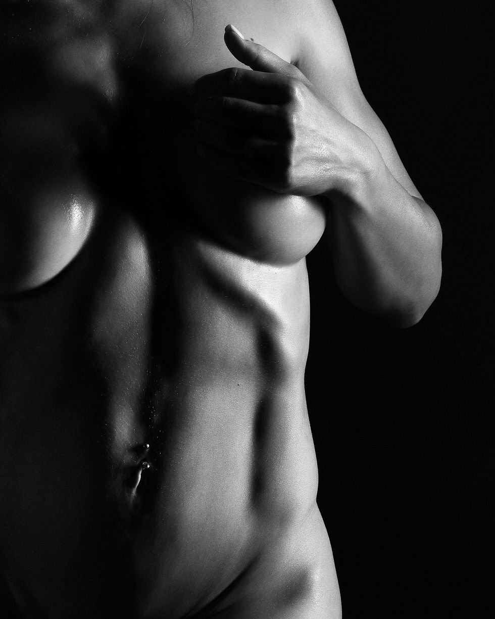 Feminine torso study in black and white.