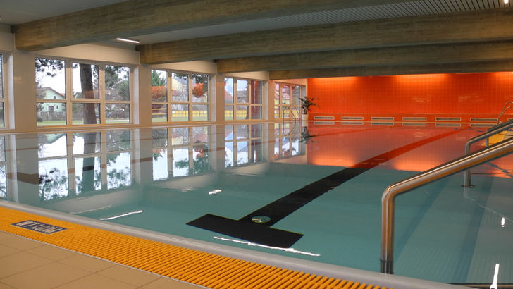 Mittelschule Schwadorf Hallenbad
