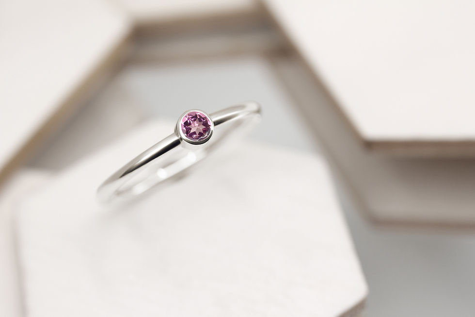 Miniaturbild: FairTrade 14k or 18k Gold and Sustainably Sourced Pink Tourmaline Engagement Ring