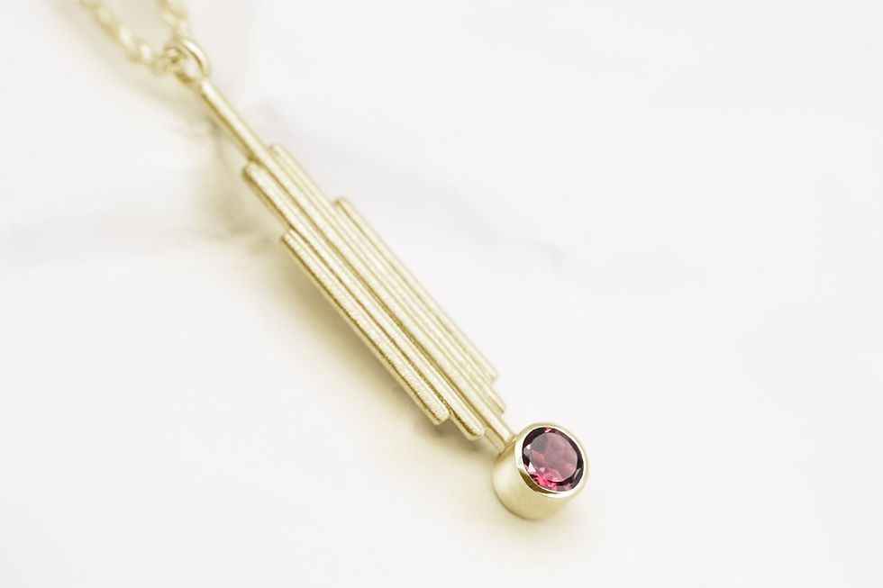 Miniaturbild: FairTrade 585/14k Yellow Gold and Ethically Mined Pink Tourmaline Minimalist Necklace