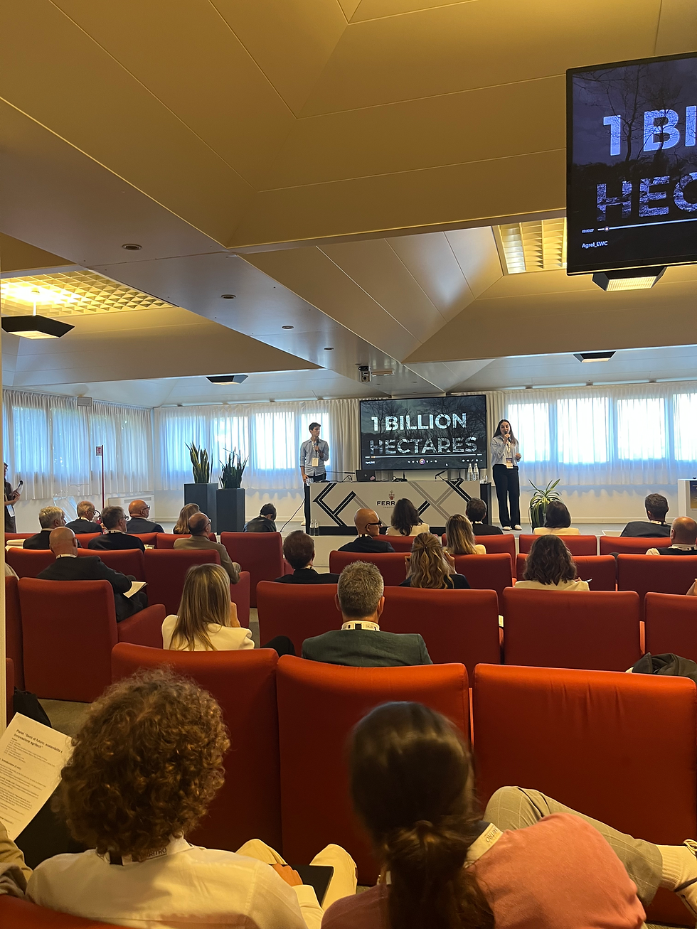 Enactus UniUd durante la presentazione di Agrel