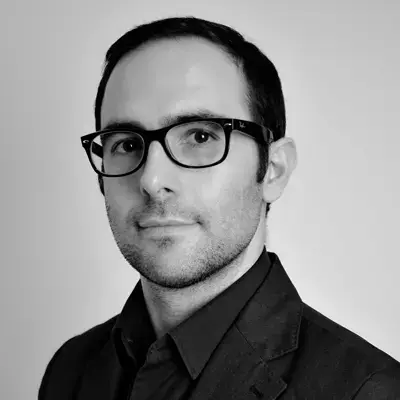 Adam Vaziri's profile picture for Vaultz Capital