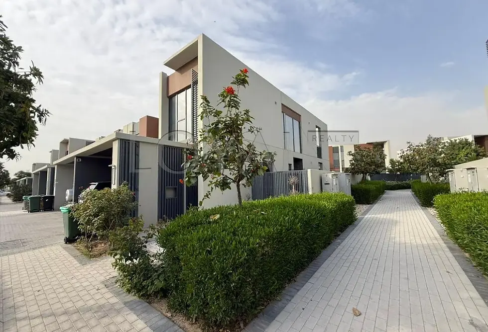 4BR Townhouse | Park View