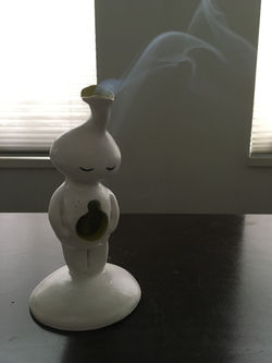alien incense burner - sad face