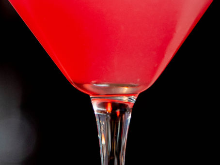 The Cosmopolitan Cocktail: A Sip of Style, with a Dash of Sass