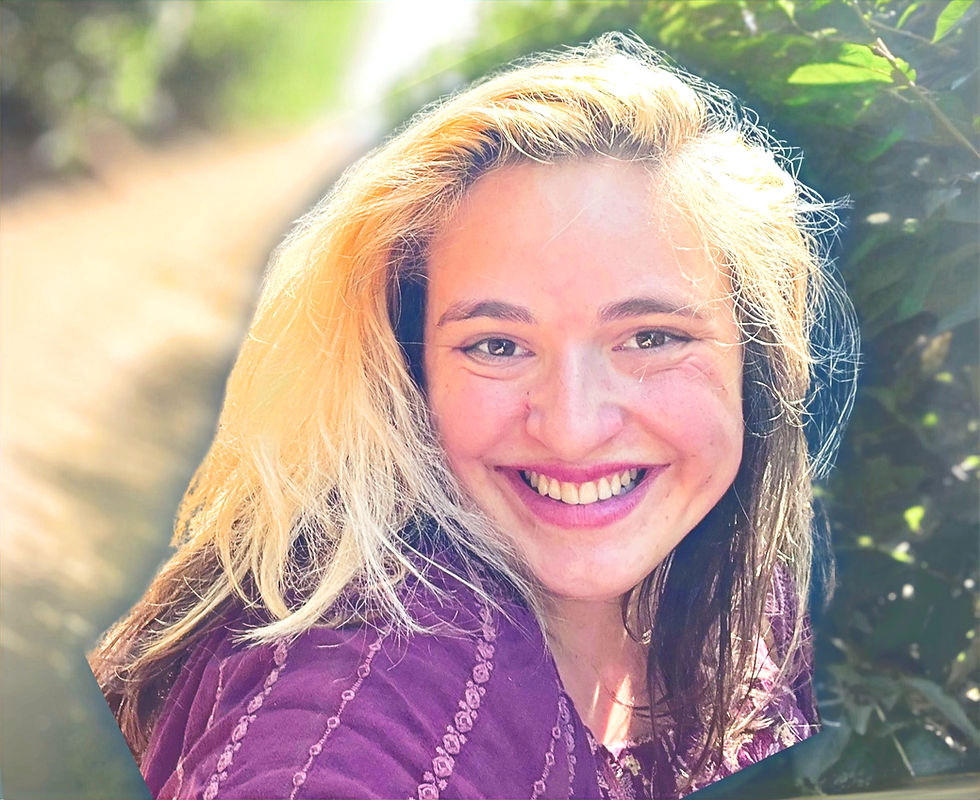 Julia Lauer (1)_edited.jpg