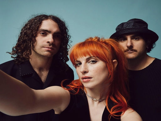 "Estamos começando do zero. E desta vez, estamos lendo as entrelinhas": Hayley Williams está preparada para guiar o Paramore em direção a um futuro novo e promissor