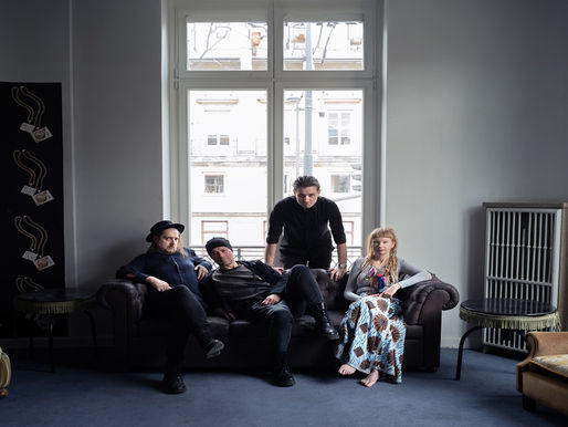 Amarok – Hope é uma combinação de arranjos ricos, harmonias suaves e melodias cativantes