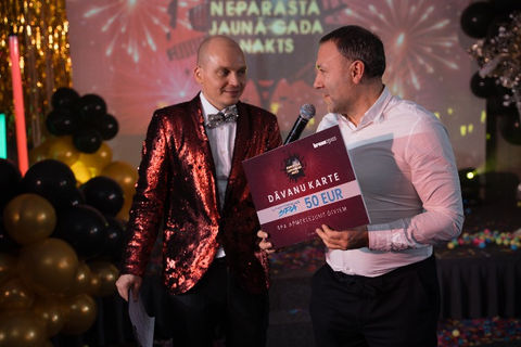 Vakara vadītājs Vova Azarovs