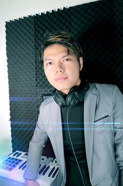 Mic Delgado Photo Music Producer Audio Engineer
