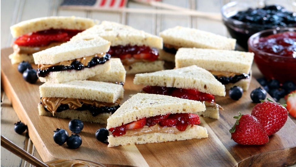 Miniature : ASSORTED FINGER TEA SANDWICHES 40pc