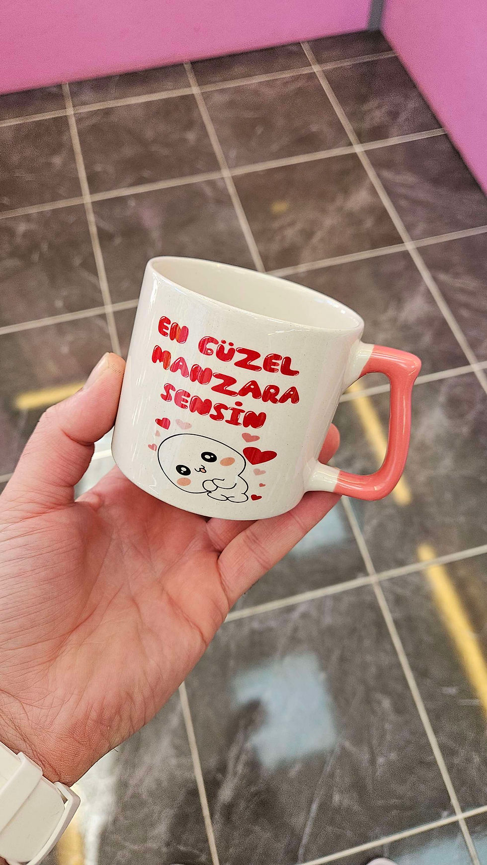 En güzel manzara sensin kupa bardak