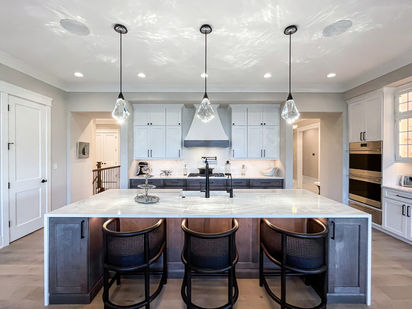 Luxurious Modern Kitchen Design: Toured with the Builder