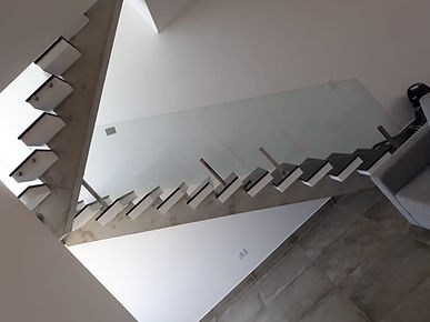 corrimão em vidro temperado com fixação 