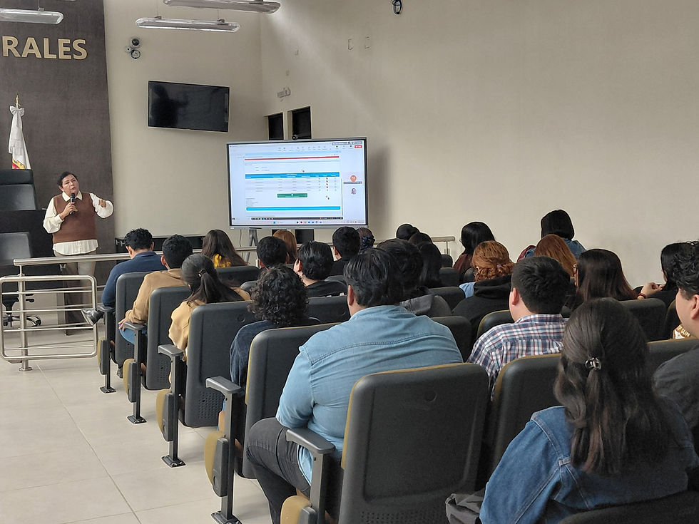 Estudiantes de la FADYCS en el Curso de Inducción para el Servicio Social.