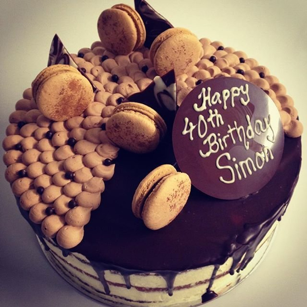 Macaron Drip Cake