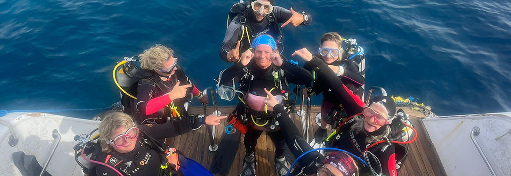 Heidi Coope liveaboard diving.