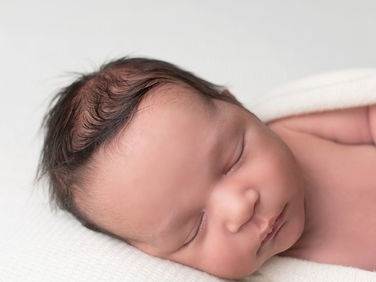 Keeping Sacramento Newborn Sessions Simple and Relaxed