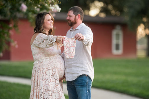 Beautiful maternity session at Gibson Ranch in Sacramento, taken by the best Sacramento maternity photographer