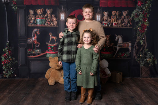 Christmas mini session to help charity by best Sacramento Portrait Photographer.