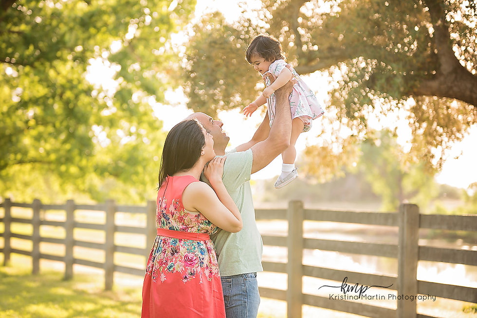 Outdoor photographer, photographer, sacramento photographer, lifestyle photographer, family photographer, newborn photographer, maternity photographer, event photographer, business headshots, roseville photographer