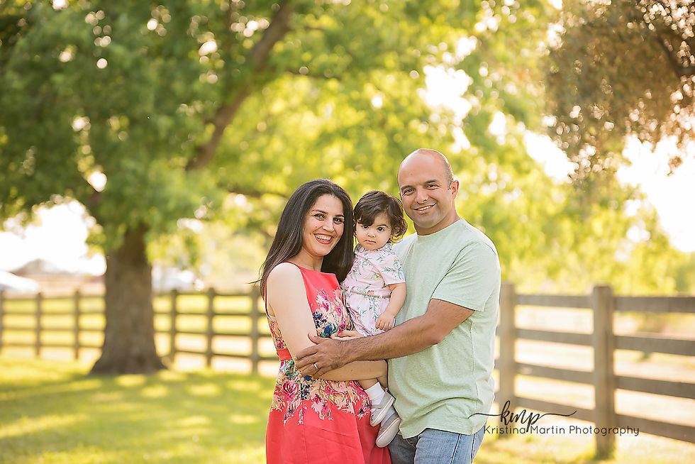 Outdoor photographer, photographer, sacramento photographer, lifestyle photographer, family photographer, newborn photographer, maternity photographer, event photographer, business headshots, roseville photographer