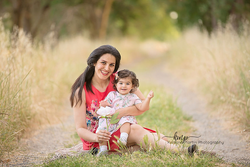 Outdoor photographer, photographer, sacramento photographer, lifestyle photographer, family photographer, newborn photographer, maternity photographer, event photographer, business headshots, roseville photographer