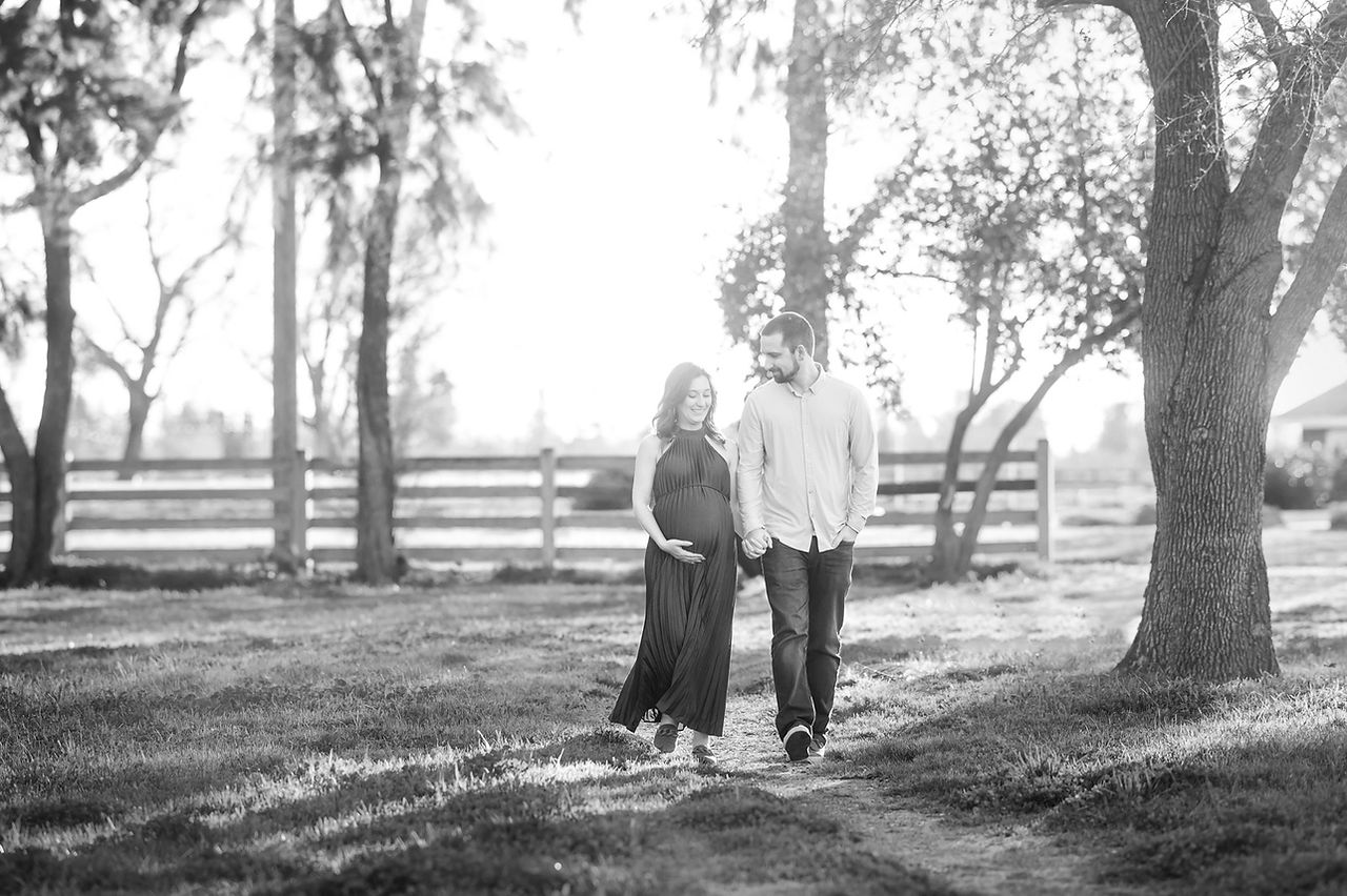 Maternity session at Gibson Ranch by Best maternity photographer in Sacramento and Roseville. 