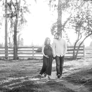 Maternity session at Gibson Ranch by Best maternity photographer in Sacramento and Roseville.
