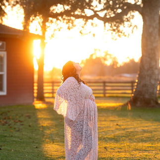 Best Sacramento maternity photographer, Kristina Martin, offering maternity and newborn packages.