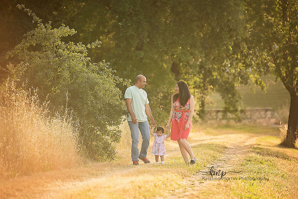 Outdoor photographer, photographer, sacramento photographer, lifestyle photographer, family photographer, newborn photographer, maternity photographer, event photographer, business headshots, roseville photographer