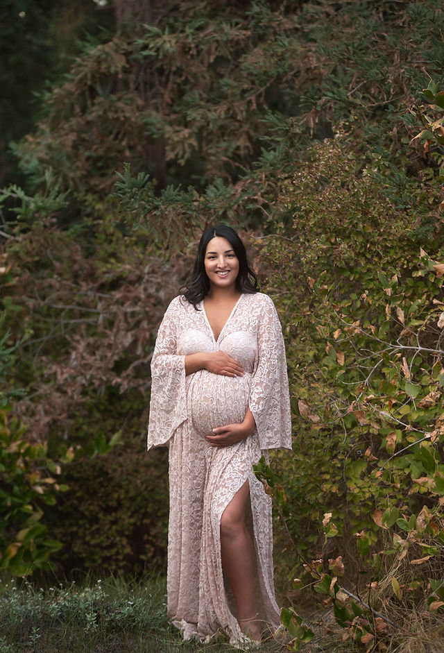 Maternity session in the Redwood Trees by Sacramento Best Portrait Photographer Kristina Martin Photography. 