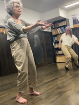 On May 13th, Judith, a painter from Switzerland, and Lili, a contemporary artist and performer from Belgium, came to butoh kyoto‼