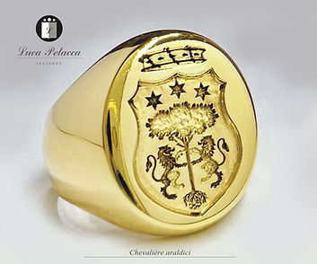 CHEVALIERE IN ORO CON BLASONE.jpg