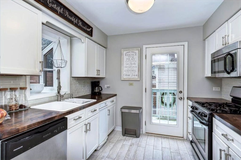 SIG CORP HOME PIC 2_edited.jpg