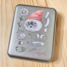 猫が描かれた缶ケース
