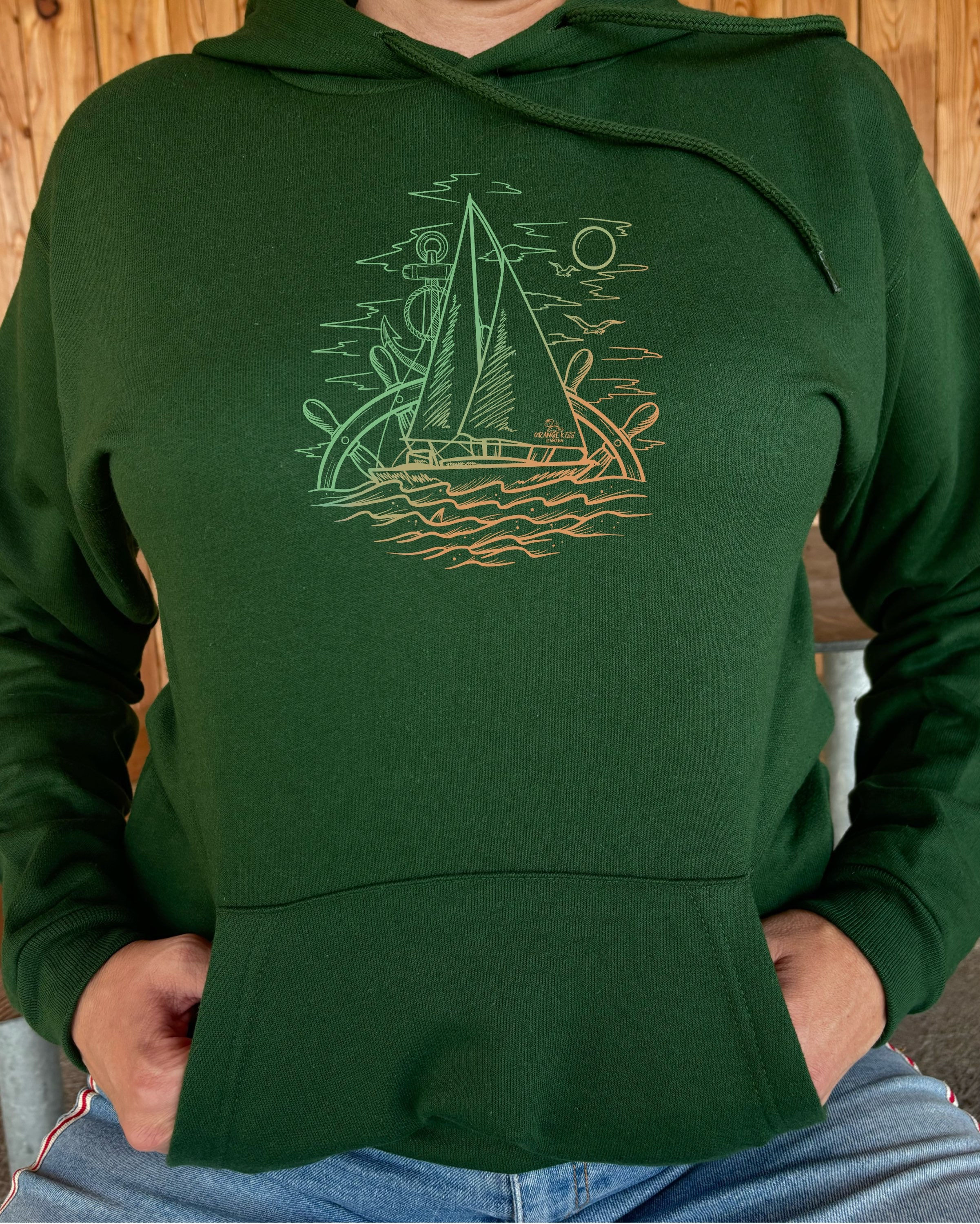 Hoodie / Kapuzenpullover mit Fleece Segelboot in Bottle Green