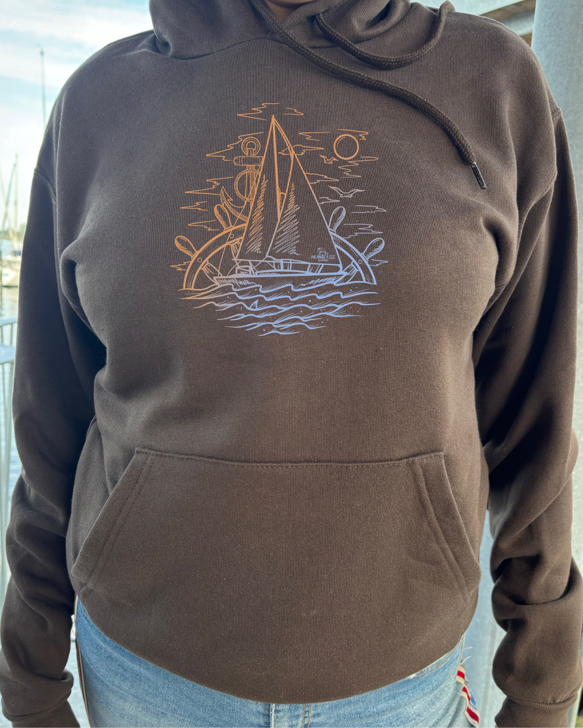 Hoodie / Kapuzenpullover mit Fleece Segelboot in Braun