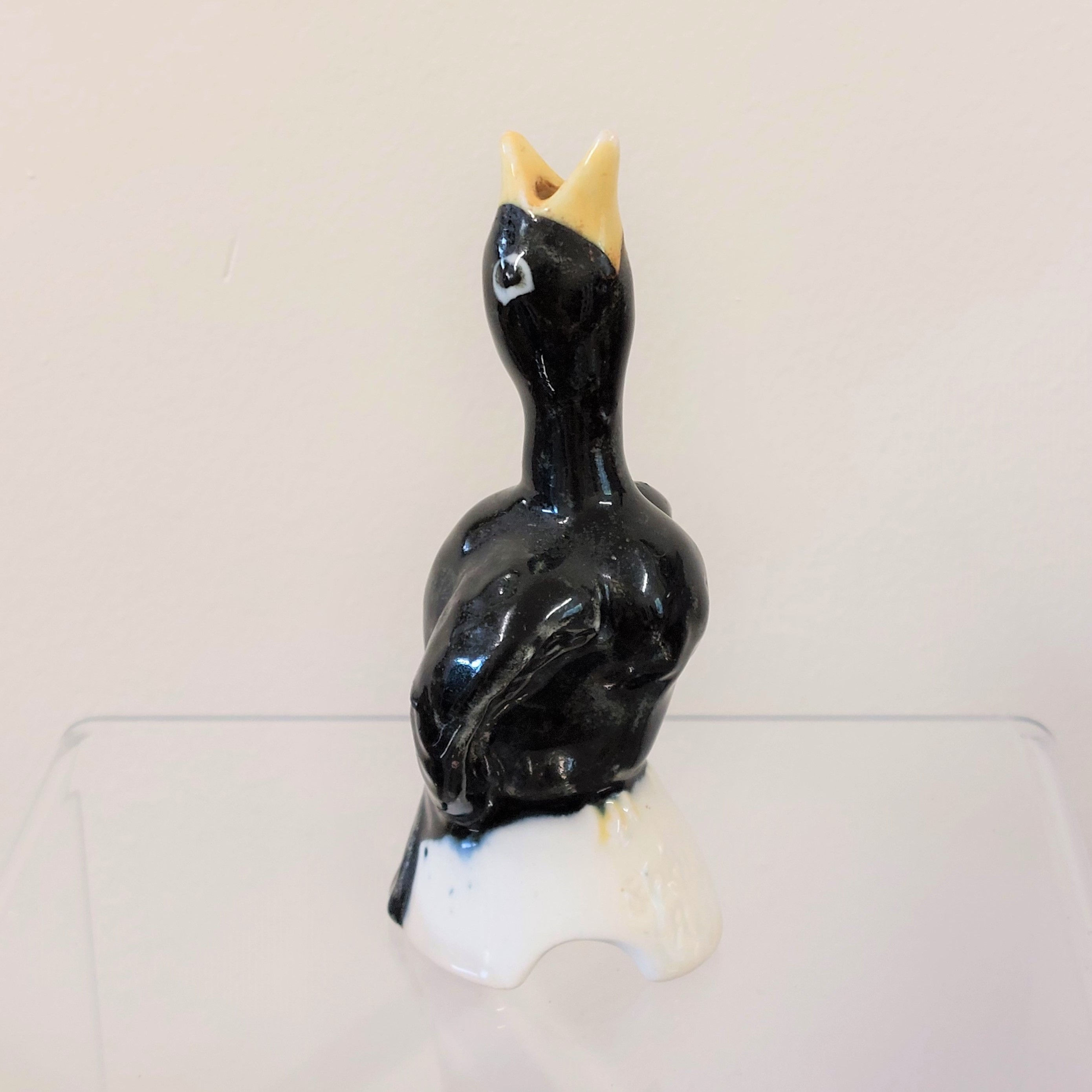 Blackbird Pie Funnel. 1930s Vintage Ceramic Pie Funnel. Designed by Clarice Clif