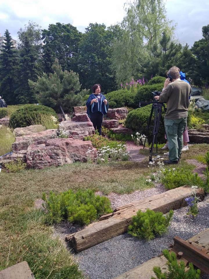 Дачные феи октябрина ганичкина и ольга платонова. Рыкалина марина телеканал усадьба 2022. Продюсер канала домашний. Загородная жизнь телеканал. Передача загородная жизнь.