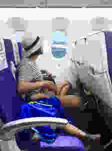 tips for long international flights with young kids // sunnyinjune.com