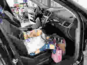 what to pack when you road trip with young kids -- a snack box, pack your car properly, and other tips! // sunnyinjune.com